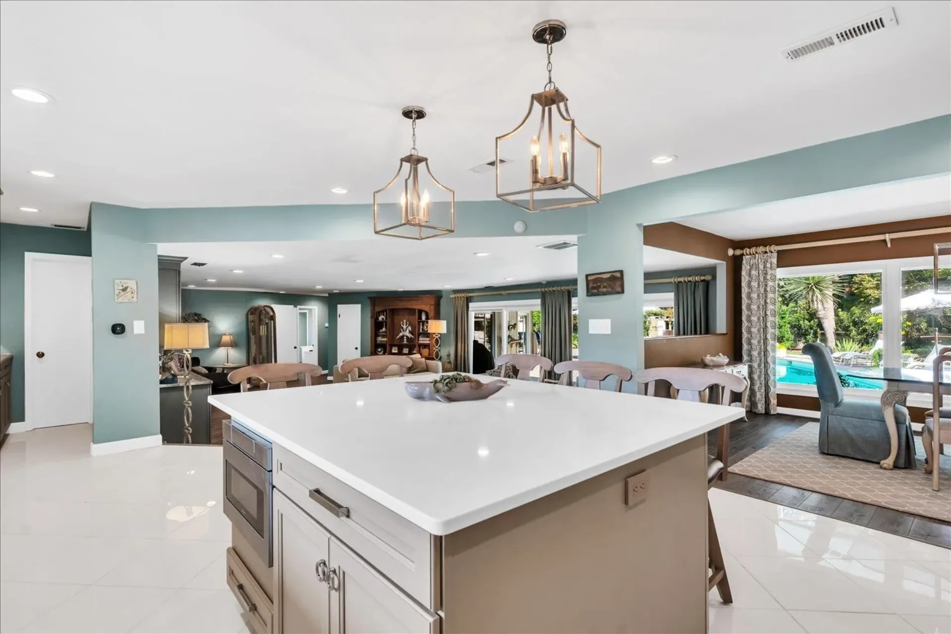 Hampton Roads living area — Hampton Roads, VA